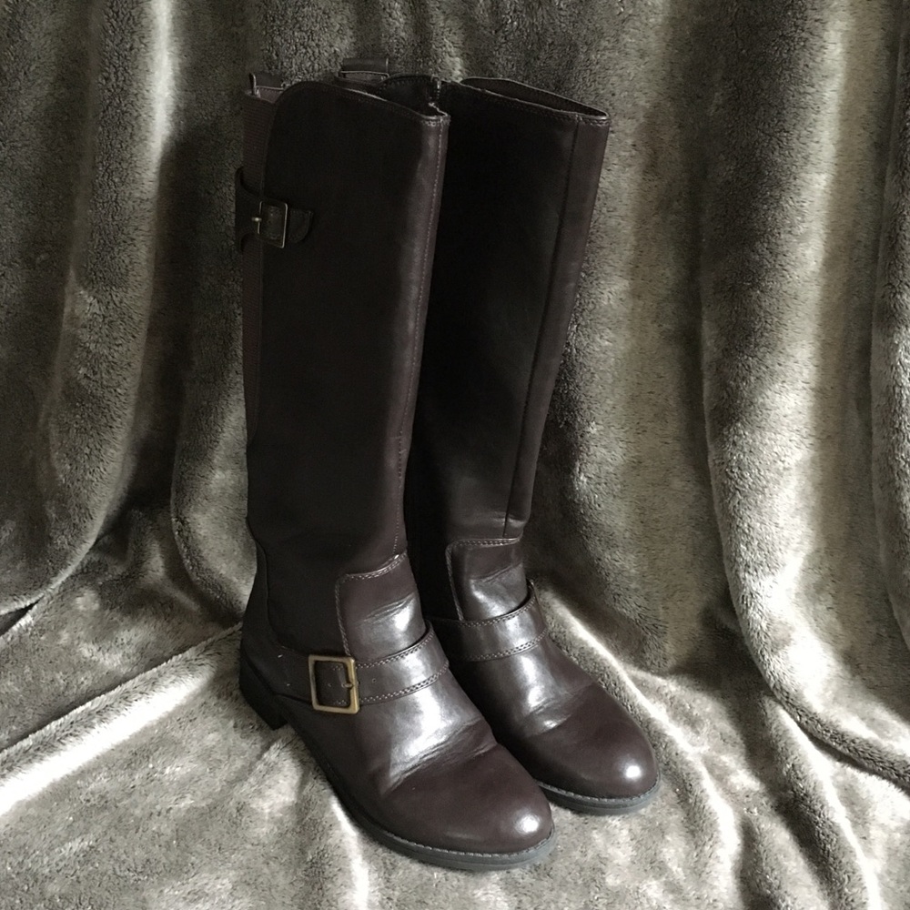 Life stride size 6 dark brown boot